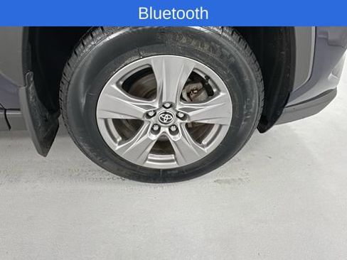 Used 2022 Toyota RAV4 XLE w/ Convenience Package image 9