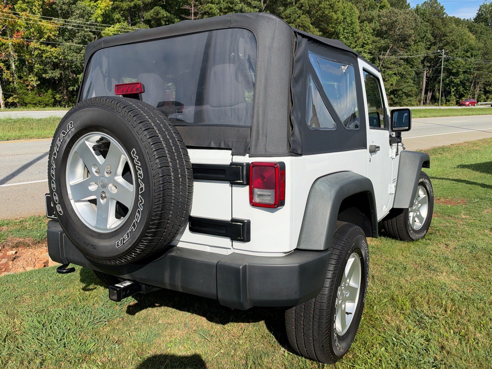 Used 2015 Jeep Wrangler Sport w/ Quick Order Package 24S AWD/4WD image 3