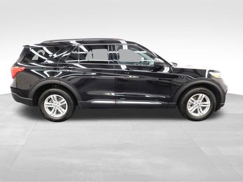 Used 2023 Ford Explorer XLT w/ Equipment Group 202A image 15
