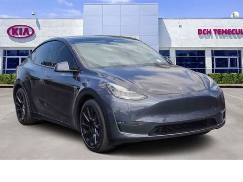 Used 2021 Tesla Model Y Long Range image 3
