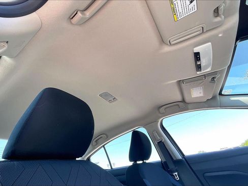 Used 2025 Nissan Versa SV FWD image 30