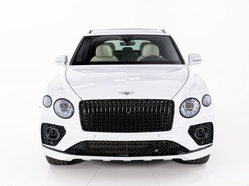 Certified 2023 Bentley Bentayga Extended Wheelbase image 8