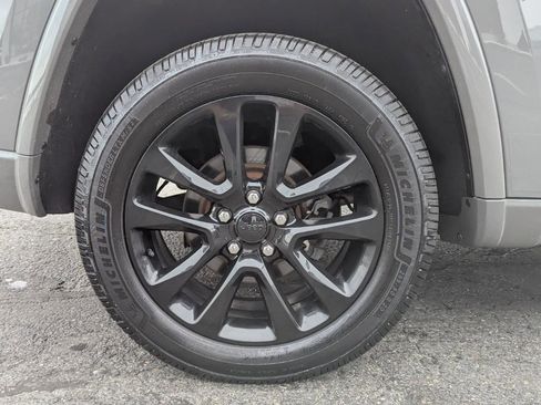 Used 2020 Jeep Grand Cherokee Altitude AWD/4WD image 56