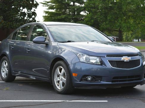 Used 2013 Chevrolet Cruze LT FWD image 3