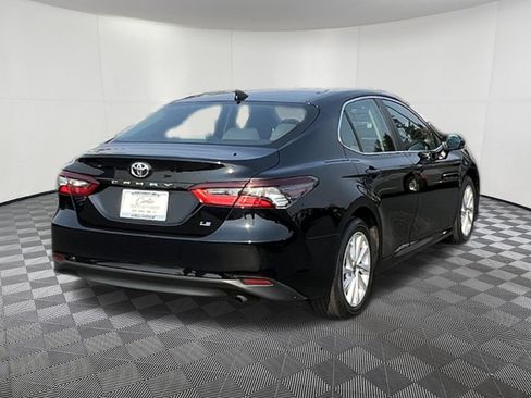 Used 2022 Toyota Camry LE FWD image 6