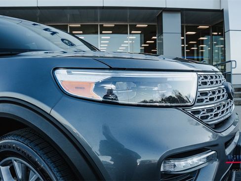 Certified 2021 Ford Explorer Limited w/ Equipment Group 301A image 9