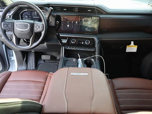 Used 2026 GMC Sierra 3500 Denali Ultimate image 18