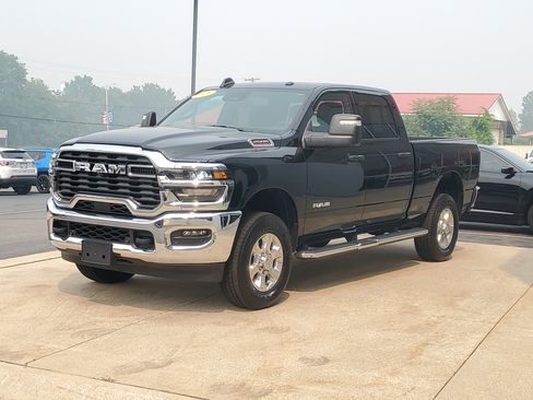 Used 2026 RAM 2500 Big Horn AWD/4WD image 2
