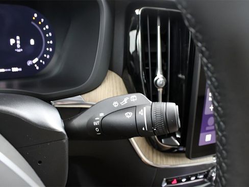 New 2026 Volvo XC60 B5 Core w/ Protection Package Premier image 29