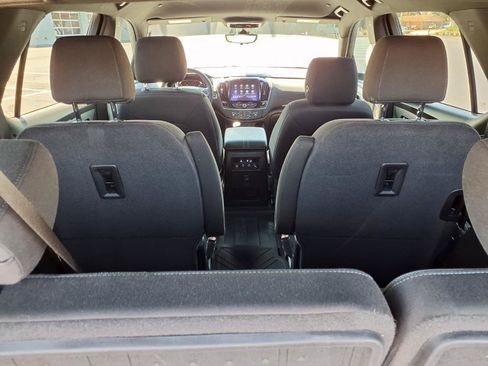 Used 2023 Chevrolet Traverse LT FWD image 34