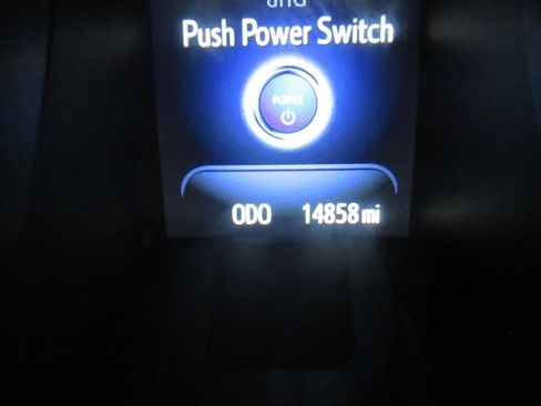 Used 2017 Toyota Avalon Limited image 22