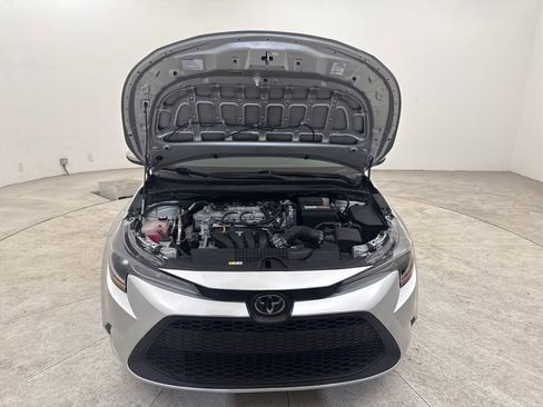 Used 2022 Toyota Corolla LE FWD image 13