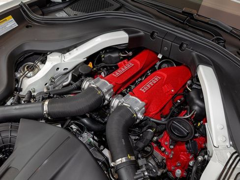 Used 2024 Ferrari Roma Spider image 36