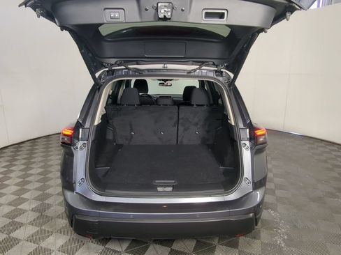 Used 2025 Nissan Rogue SV AWD/4WD image 9