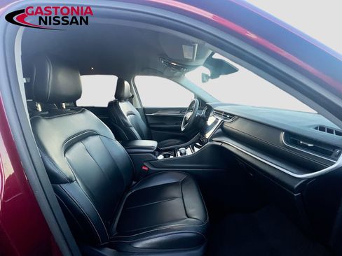 Used 2023 Jeep Grand Cherokee L Limited w/ Luxury Tech Group II image 38