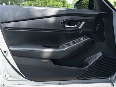 Used 2025 Honda Accord Sport image 38