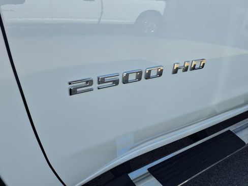 Used 2025 Chevrolet Silverado 2500 LT w/ Convenience Package AWD/4WD image 6