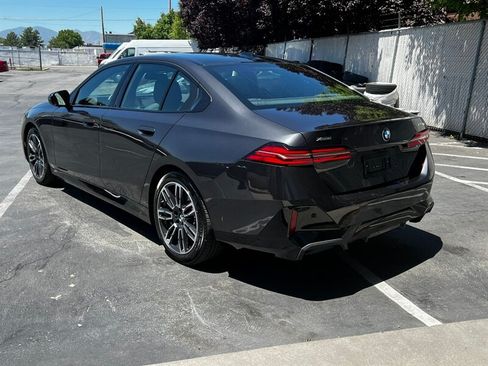 Used 2026 BMW 530i xDrive w/ M Sport Package AWD/4WD image 5