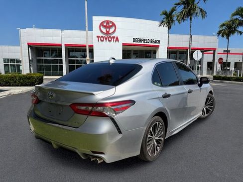 Used 2019 Toyota Camry SE FWD image 8