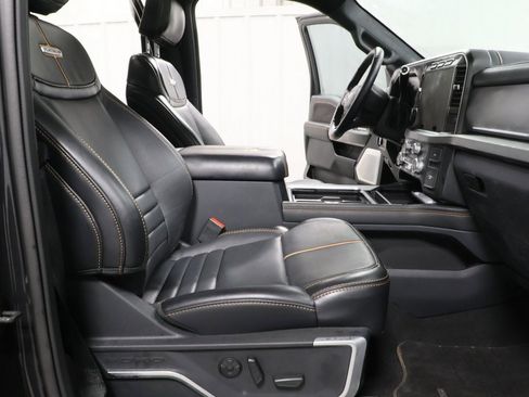 Used 2024 Ford F250 Platinum image 19