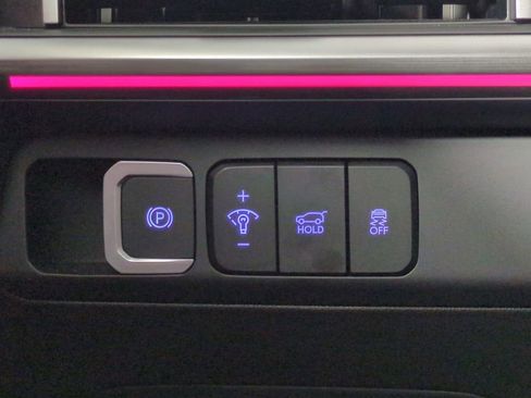 Certified 2025 Hyundai Santa Fe Limited image 30