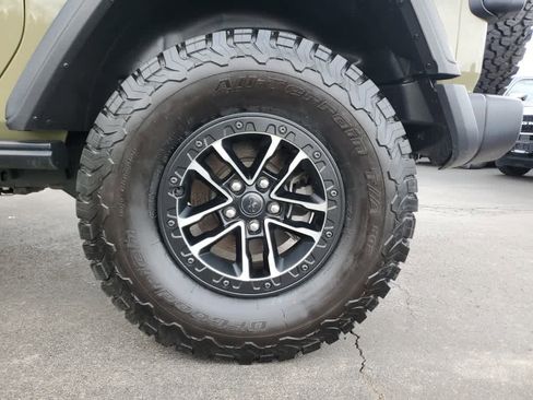 Used 2025 Jeep Wrangler Sport image 9