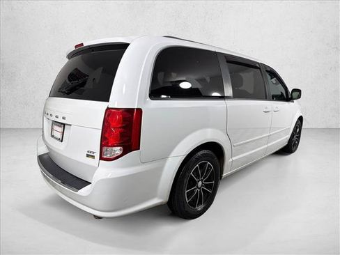 Used 2017 Dodge Grand Caravan GT FWD image 3