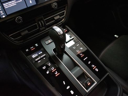 New 2026 Porsche Macan GTS AWD/4WD image 31