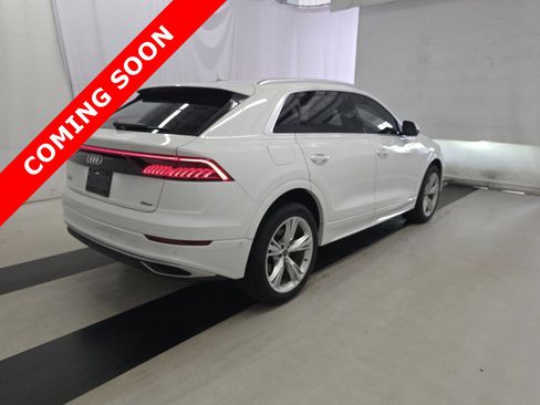 Used 2023 Audi Q8 Premium w/ Convenience Package AWD/4WD image 4