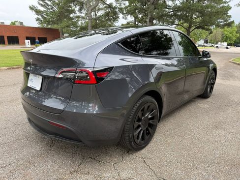 Used 2021 Tesla Model Y Long Range AWD/4WD image 5