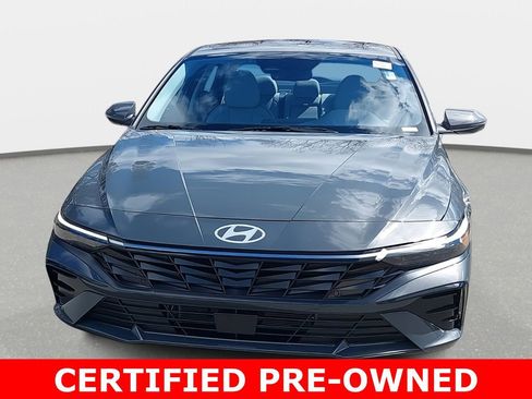 Used 2025 Hyundai Elantra Limited FWD image 2