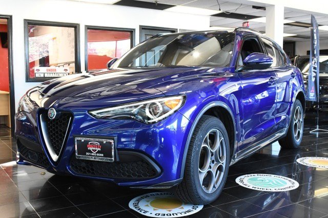Used 2022 Alfa Romeo Stelvio Ti AWD/4WD image 1