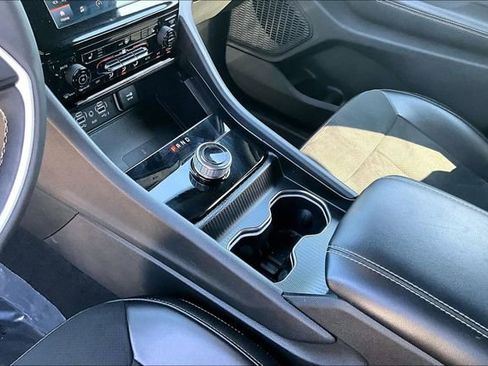 Used 2024 Jeep Grand Cherokee Altitude AWD/4WD image 16