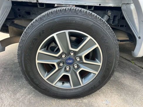 Used 2016 Ford F150 XLT w/ Equipment Group 302A Luxury image 11