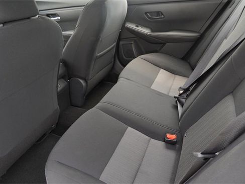 Used 2025 Nissan Sentra SV image 12