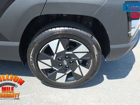 Used 2025 Hyundai Kona SEL AWD/4WD image 11