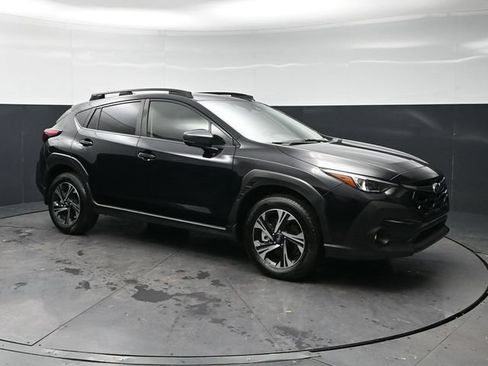 Used 2024 Subaru Crosstrek 2.0i Premium AWD/4WD image 3