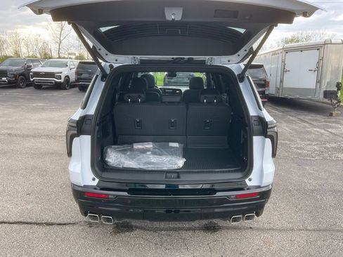 New 2026 Chevrolet Traverse High Country w/ LPO, Floor Liner Package AWD/4WD image 29