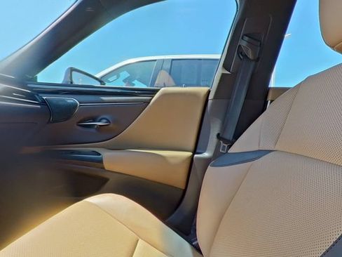 Used 2019 Lexus ES 350 w/ Premium Package FWD image 31
