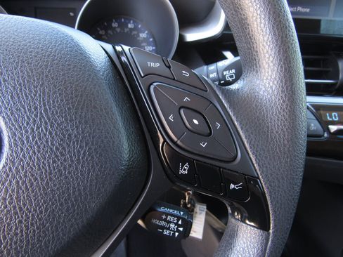Used 2021 Toyota C-HR LE FWD image 24