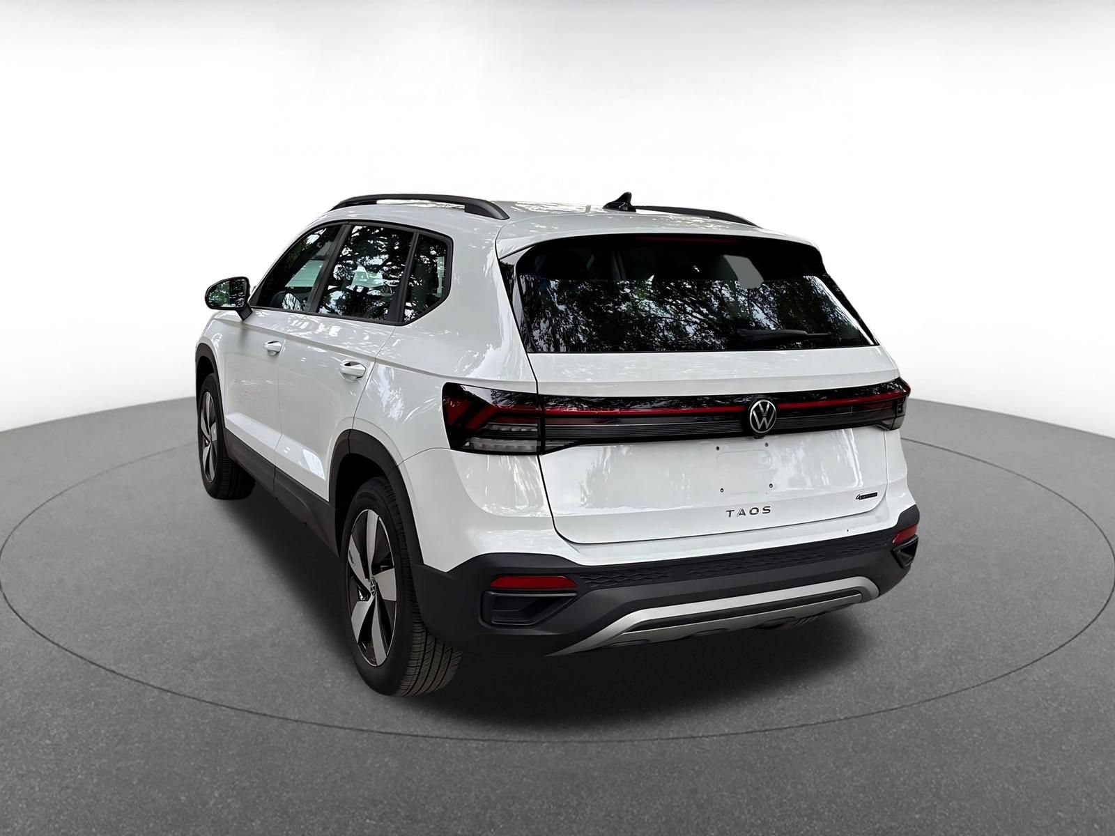 Used 2025 Volkswagen Taos S AWD/4WD image 6