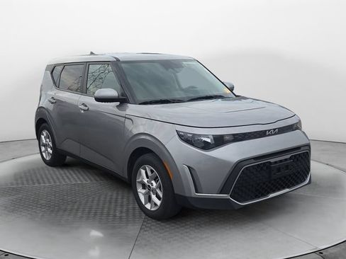 Used 2024 Kia Soul LX w/ LX Technology Package FWD image 7