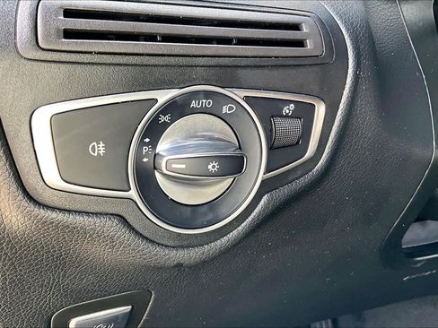 Used 2018 Mercedes-Benz GLC 300 image 35