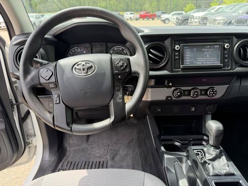 Used 2019 Toyota Tacoma SR RWD image 8