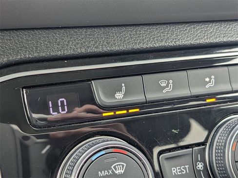 Used 2021 Volkswagen Atlas SEL image 34