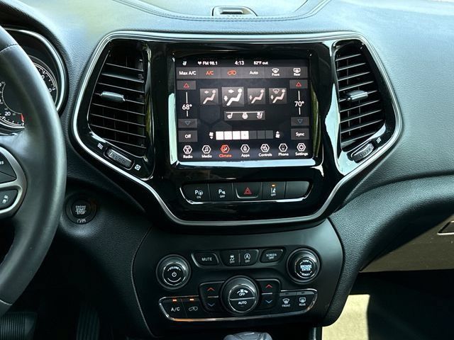 Used 2019 Jeep Cherokee Limited w/ Luxury Group AWD/4WD image 10