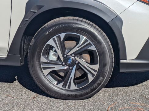 Used 2025 Subaru Crosstrek 2.0i Premium image 11