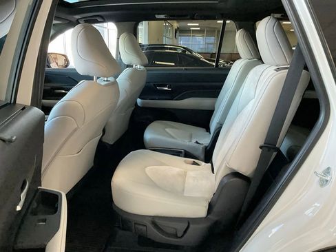 Used 2026 Toyota Grand Highlander MAX Platinum image 25