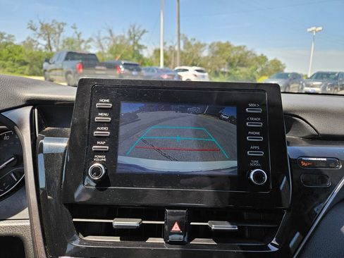 Used 2024 Toyota Camry SE FWD image 14