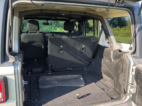 Used 2018 Jeep Wrangler Unlimited Sport AWD/4WD image 5